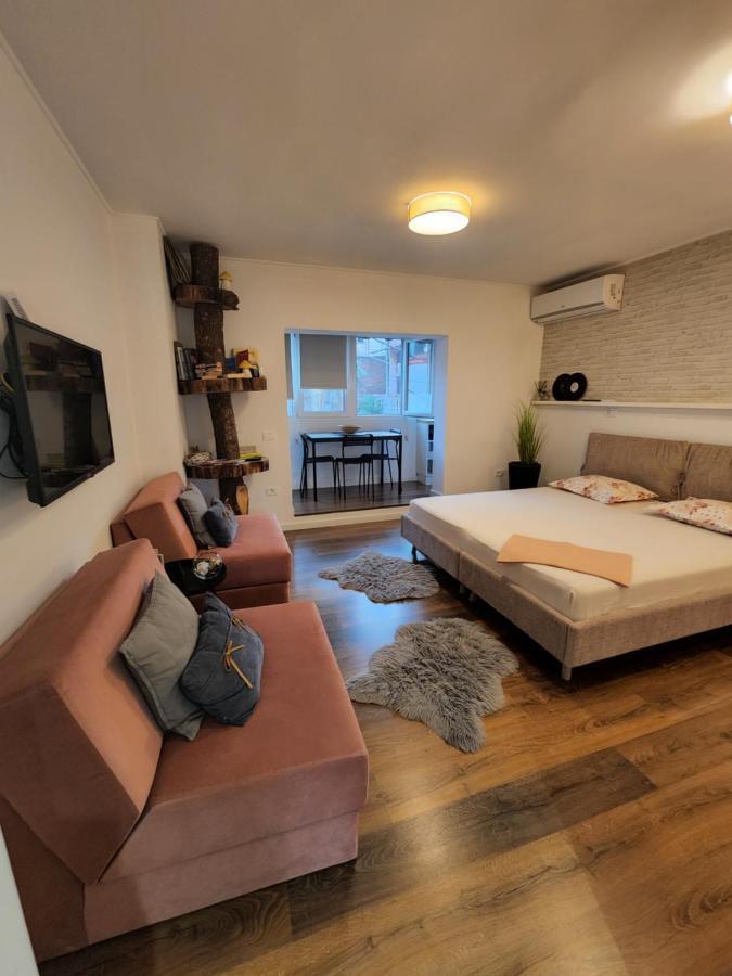 Traveler'S Place At Tirana City Centre Екстер'єр фото