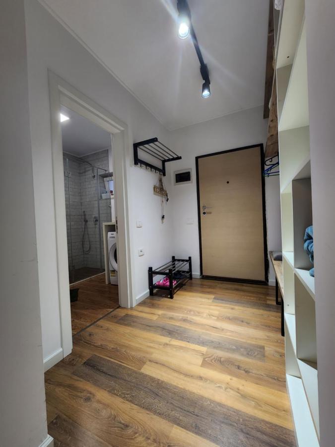 Traveler'S Place At Tirana City Centre Екстер'єр фото