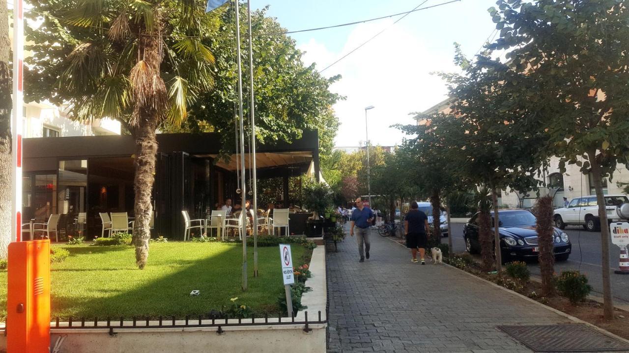 Traveler'S Place At Tirana City Centre Екстер'єр фото